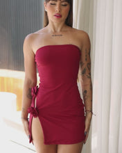 Carregar e reproduzir vídeo no visualizador da galeria, Vestido Rubi
